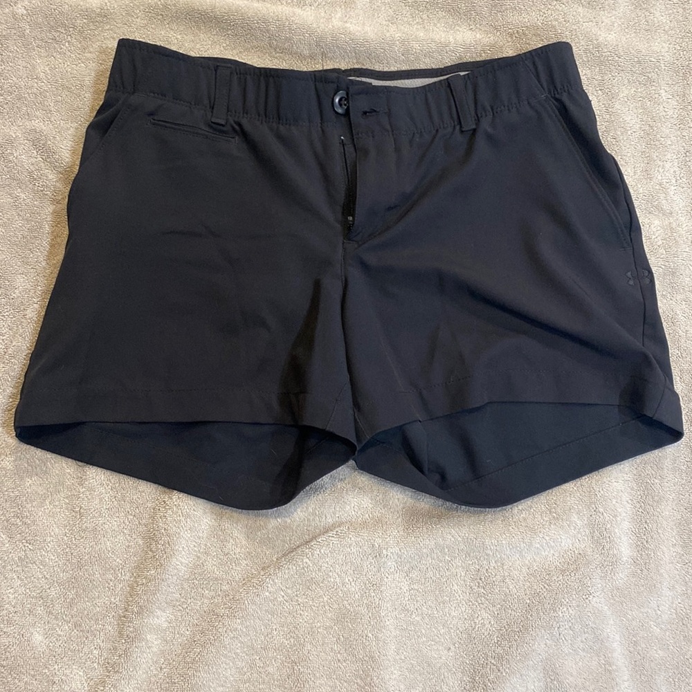 Under armour, black golf shorts, size 6, no tags but unworn